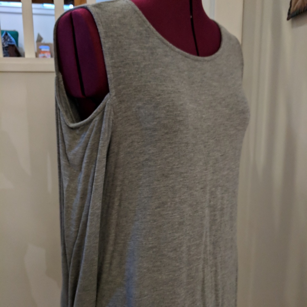 Cold Shoulder Tunic - Picture 4 of 5